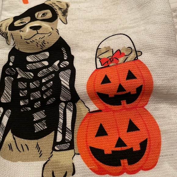 Gourmet Club "Trick or Treat “Themed Kitchen Towels- 2 Pack. (NWT) - Picture 2 of 2